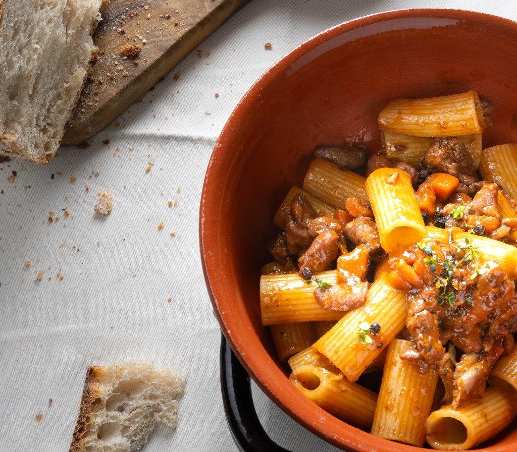 Rigatoni al ragù di coniglio