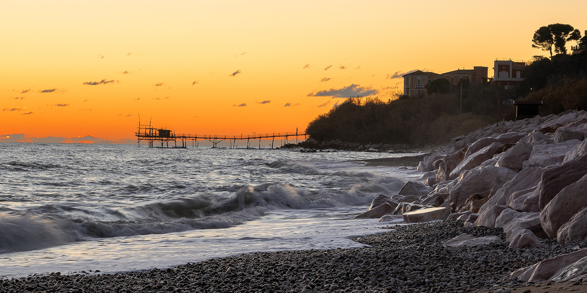 Alba sul trabocco Turchino, Marina di San Vito Chietino (CH)