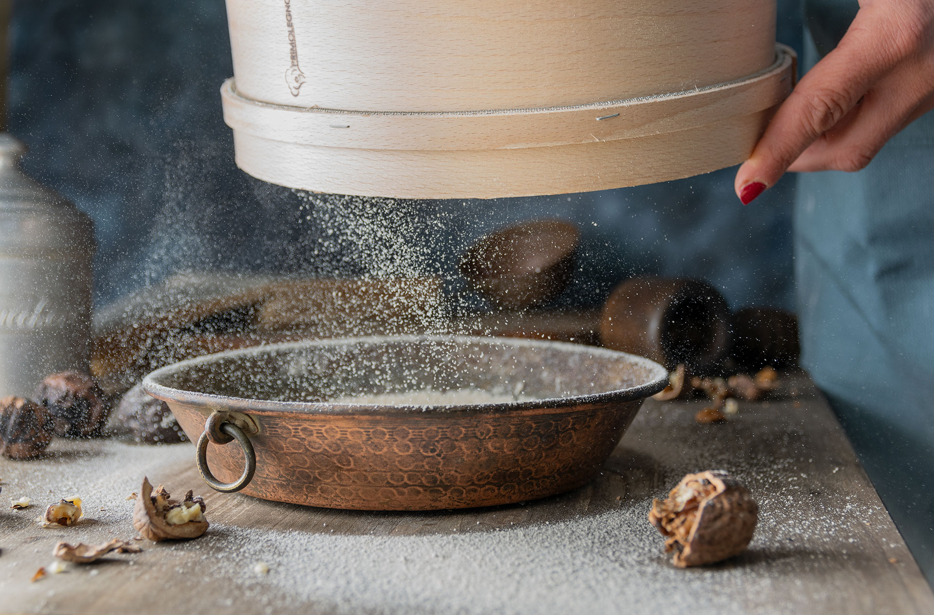 Setacciando la farina di castagne