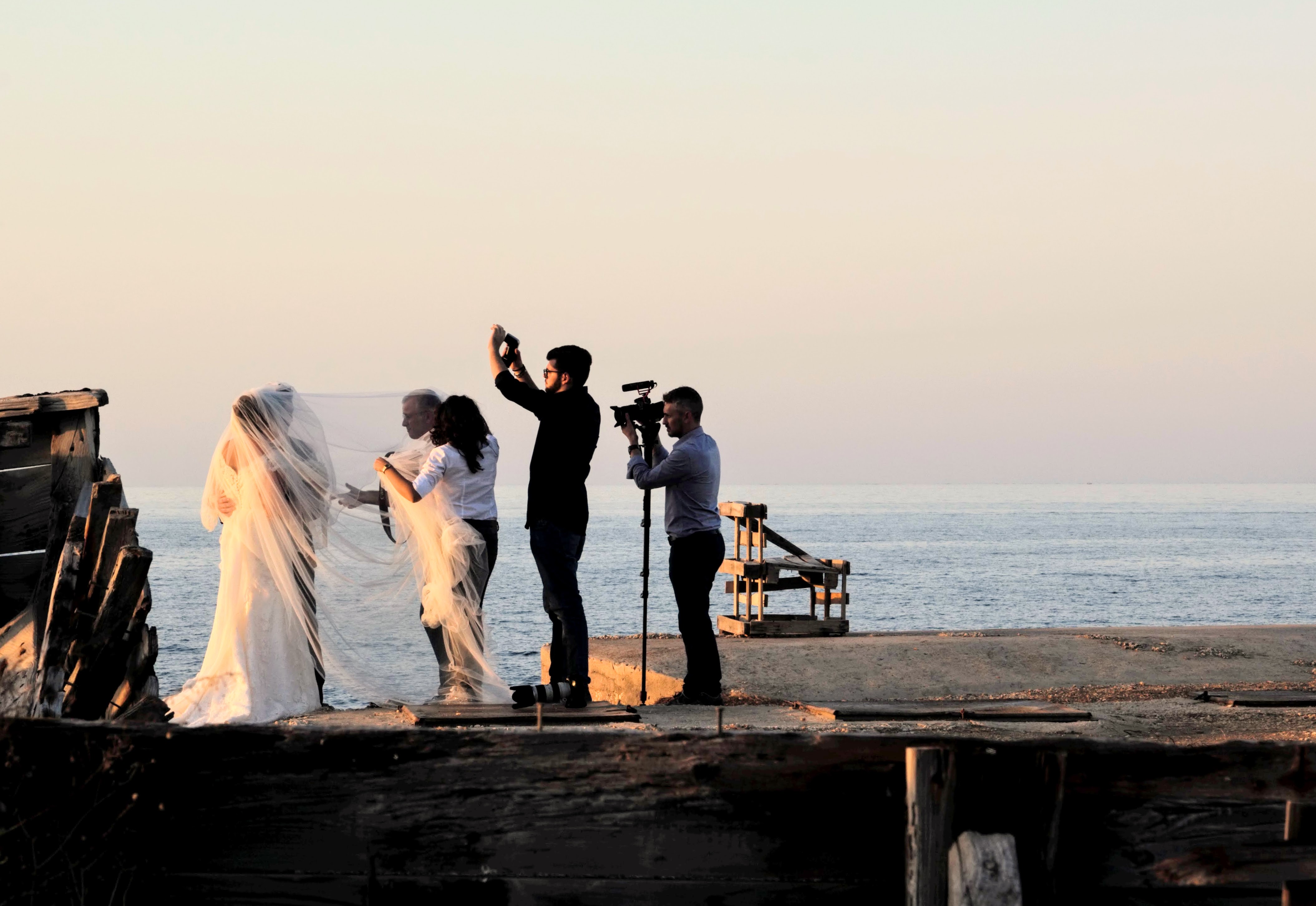 Scene (rubate) da un matrimonio. Scilia 2017, presso Tonnara di Bonagia (TP)