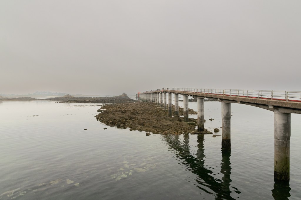 Roscoff, Bretagna, Francia, agosto 2025: pontile.